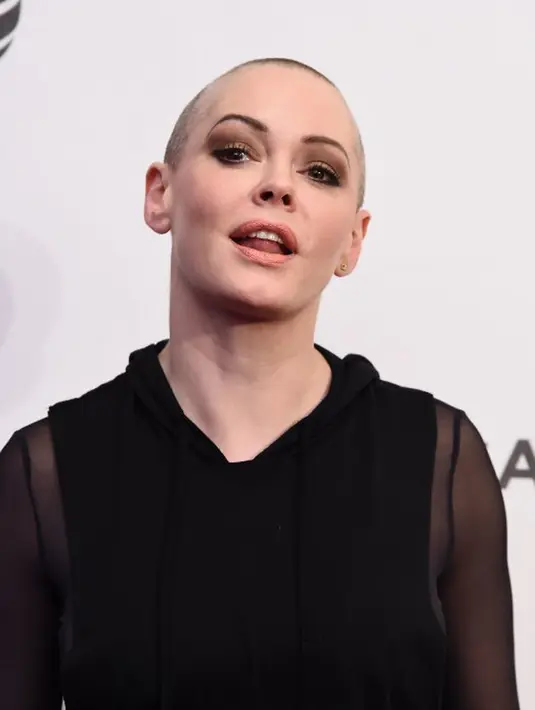 Pernyataan pengacara itu cukup membuat Rose berkecil hati. Bahkan, ia juga mendapat ancaman setelah mengaku menjadi korban. Ia diancam namanya akan masuk dalam daftar hitam Hollywood. (AFP/Ilya S.Savenok)