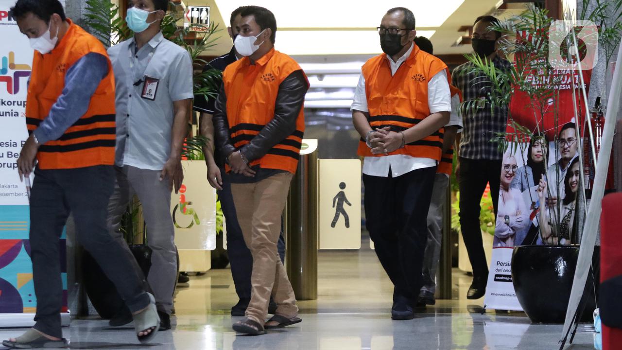 Suap Dana Hibah, Wakil Ketua DPRD Provinsi Jawa Timur Sahat Tua Simandjuntak Ditahan KPK