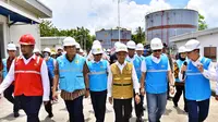 Menteri Energi dan Sumber Daya Mineral (ESDM) Bahlil Lahadalia meninjau SPBU Pertamina, PLTMG Baubau, dan fuel terminal BBM Baubau, Sulawesi Tenggara. (Foto: Istimewa).