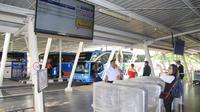 PT Angkasa Pura II mulai melakukan standarisasi sistem antrean bus. Liputan6.com/Pramita