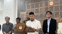 Ketua Komisi Pemilihan Umum (KPU) Mochamad Afifuddin menyampaikan permintaan maaf atas kegaduhan yang muncul setelah terbitnya Keputusan KPU Nomor 731/2025. (Liputan6.com/Winda Nelfira)