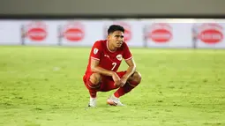 Kekalahan ini sekaligus memastikan skuad Garuda tersingkir dari Piala AFF 2024. (Bola.com/Abdul Aziz)