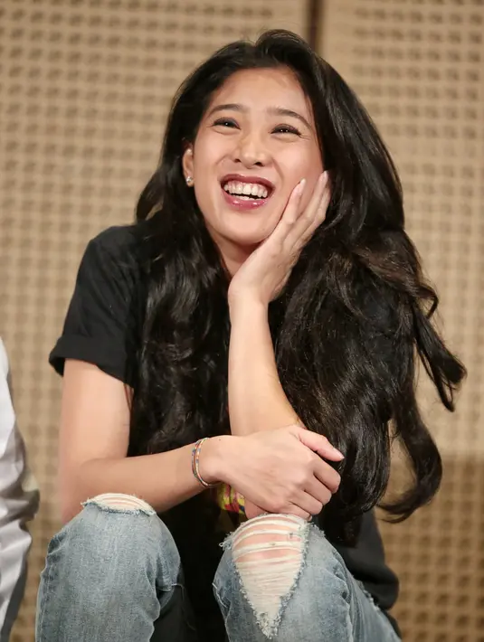 Menurut penuturannya, meskipun dirinya bukan seorang demonstran namun melalui puisi ia menyampaikan protesnya dan mewakili suara rakyat Indonesia jika terjadi kesalahan di Istana. (Adrian Putra/Bintang.com)