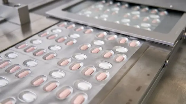 Obat COVID-19 Paxlovid buatan Pfizer