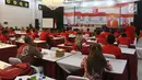 Suasana sidang paripurna pada Kongres Luar Biasa PKPI di Jakarta, Minggu (13/5). Kongres Luar Biasa beragendakan pemilihan ketua umum dan konsolidasi untuk menghadapi pemilu. (Liputan6.com/Arya Manggala)