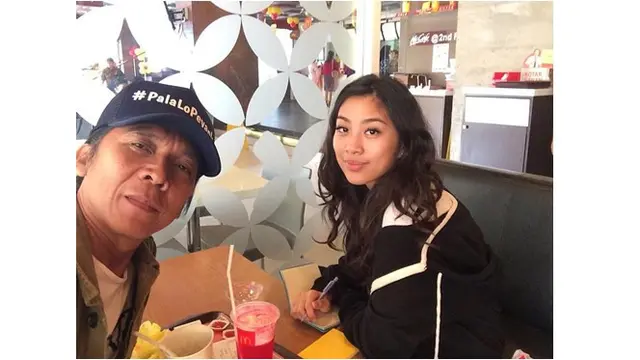 Nah ini dia Mezzaluna, putri sulung Bimbim Slank yang menarik perhatian publik.