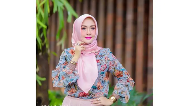 6 Potret Terbaru Eddies Adelia, Pemeran Pocong Mumun yang Cantik Memesona