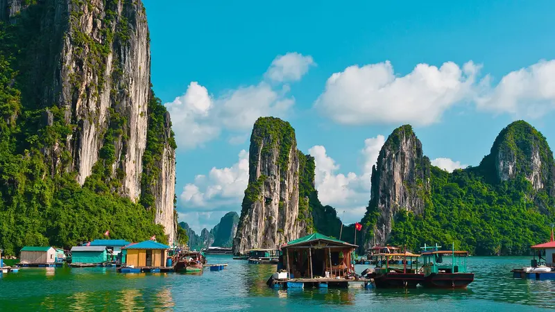 Keindahan Ha Long Bay