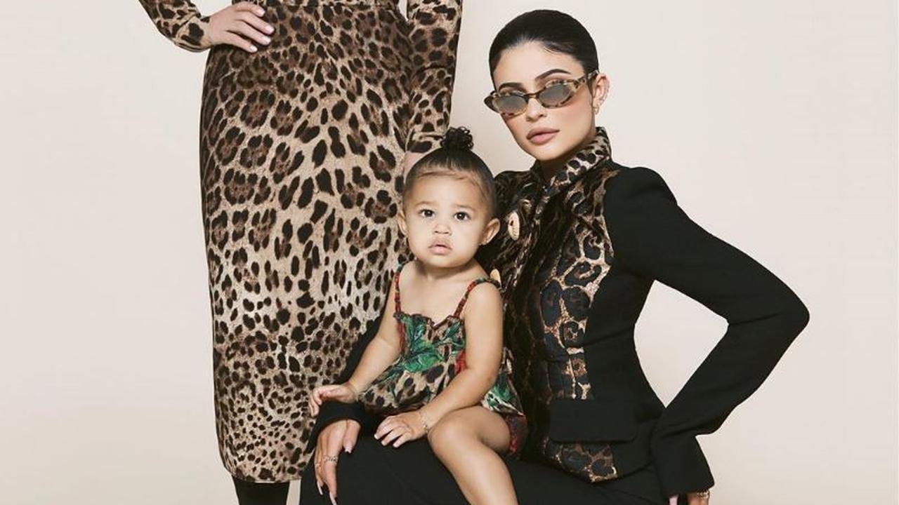 Pose Perdana Putri Kylie Jenner di Sampul Majalah Vogue, Pujian Berdatangan