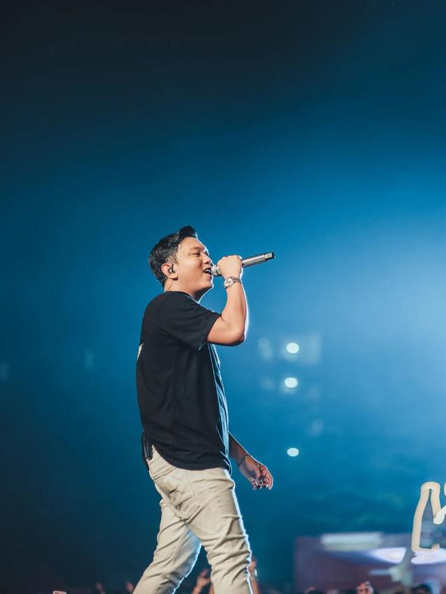 6 Potret Transformasi Denny Caknan, Foto Masa Remaja Dikira Virgoun