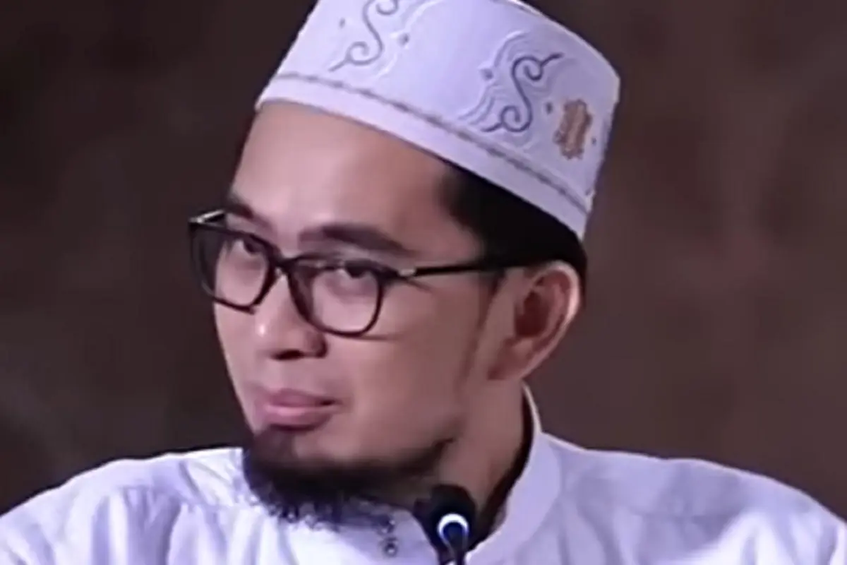 Ustadz Adi Hidayat (SS. YT. Short @nafassubuhtv)