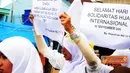 Citizen6, Padang: Aksi Simpatik internasional hijab solidarity day digelar di Kota Padang, Sabtu(10/09). Aksi yang diikuti oleh Muslimah Sumbar, ini dimulai pukul 10.00 WIB bertempat di depan kantor Gubernur Sumbar. (Pengirim: Amin)