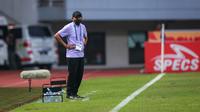 Pelatih kepala Rans Nusantara FC, Rahmad Darmawan saat laga pekan ke-7 BRI Liga 1 2022/2023 antara Rans Nusantara FC melawan Barito Putera di Stadion Pakansari, Bogor, Senin (29/8/2022). (Bola.com/Bagaskara Lazuardi)