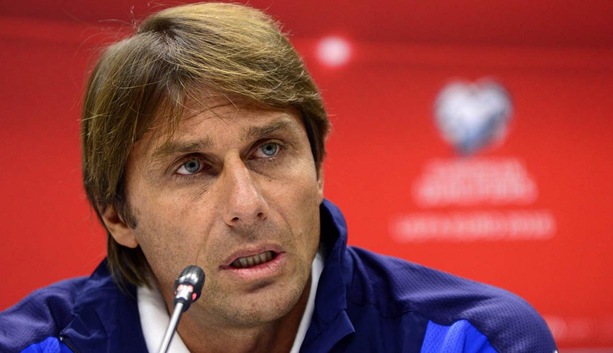2. Antonio Conte (Italia), mantan pemain dan pelatih Juventus itu menerima gaji sebesar 383.333 euro per bulannya atau 5,67 miliar rupiah. Kontraknya bersama timnas Italia akan berakhir pasca Euro 2016. (AFP/Tofik Babayev) 