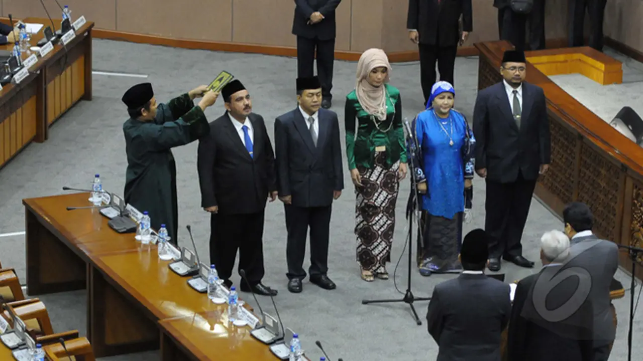 Pelantikan Anggota DPR Baru, Arzeti Bilbina Ikut Dilantik