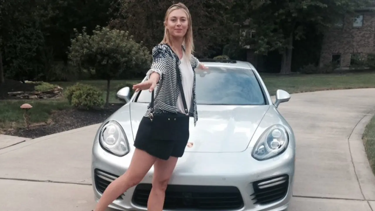Sharapova Kesulitan Saat Diminta Ngebut Pakai Panamera Turbo