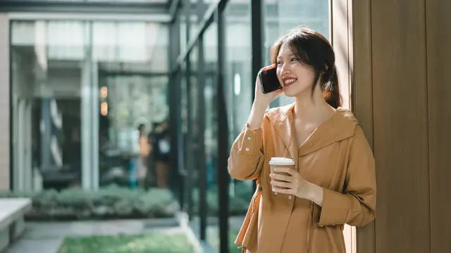 wanita februari hidup bahagia