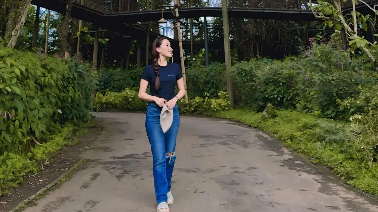 Ayu Ting Ting tampak muda (Instagram/ayutingting92)