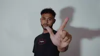 Resmi! Persija Boyong Mantan Kiper Persib, Aqil Savik, Persaingan di Bawah Mistar Gawang Makin Ketat!