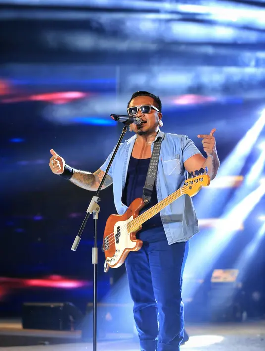 Lagu Angka 8, sengaja dipersembahkan untuk sahabatnya yang meninggalkannya. Sesuai dengan lirik lagunya, tentang susah senang persahabatan, dipersembahkan sebagai bentuk persahabatannya. (Adrian Putra/Bintang.com)