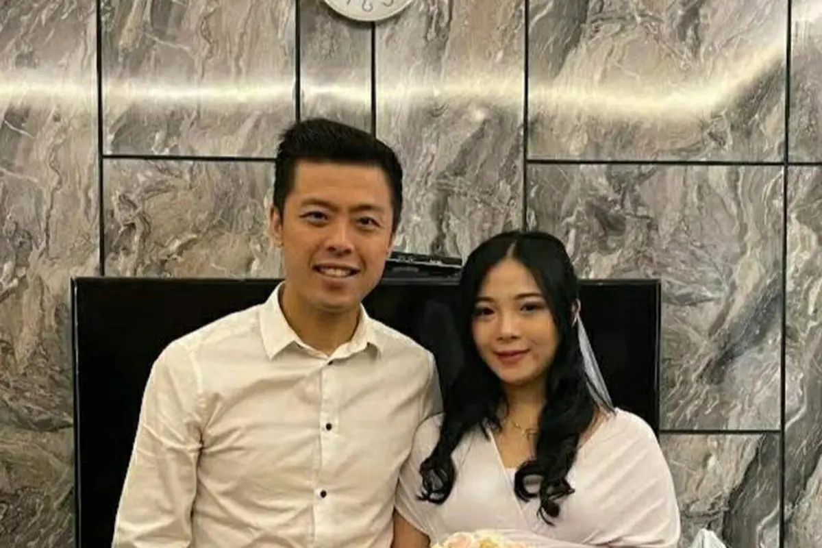 Terpaut Usia 17 Tahun, Ini 6 Momen Pernikahan Kapten Vincent Raditya