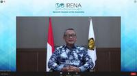 Indonesia telah melaksanakan beberapa program guna mengurangi karbon, yang berarti pula mengurangi pemanfaatan bahan bakar fosil.