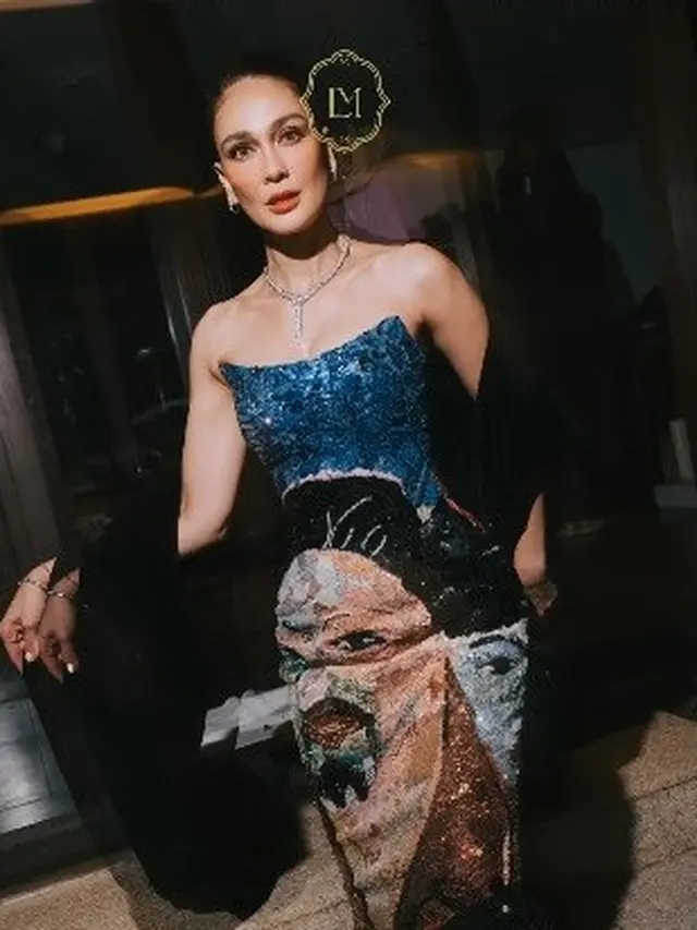 Cerita di Balik Dress Lukisan Luna Maya, Bikin Haru