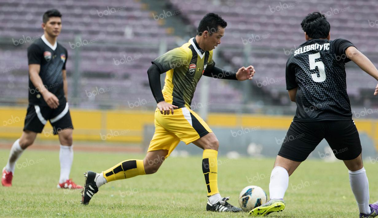 Peraih medali emas Olimpiade Athena 2004 itu memiliki kemampuan menggiring bola yang baik. (Bola.com/Vitalis Yogi Trisna)