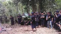 Prosesi ritual tes kejujuran Suku Kajang (Liputan6.com / Eka Hakim)