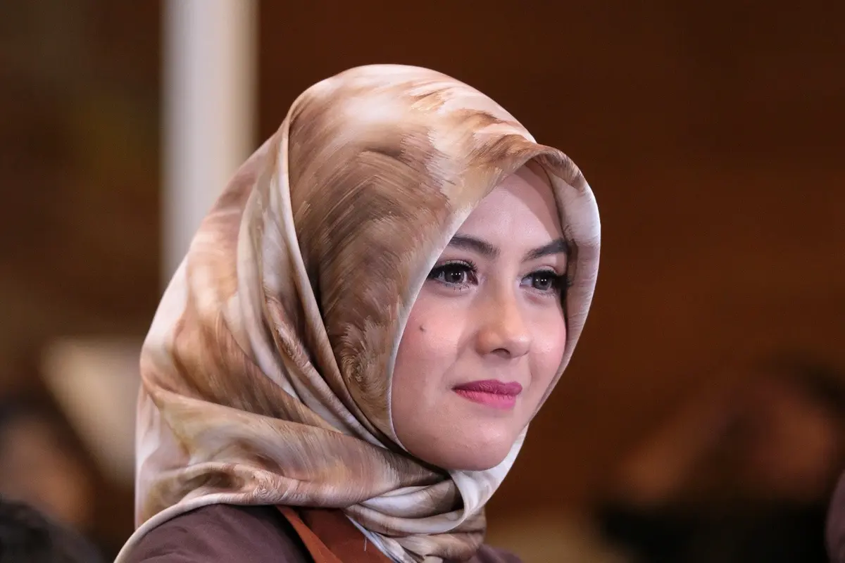 [Bintang] Revalina S Temat