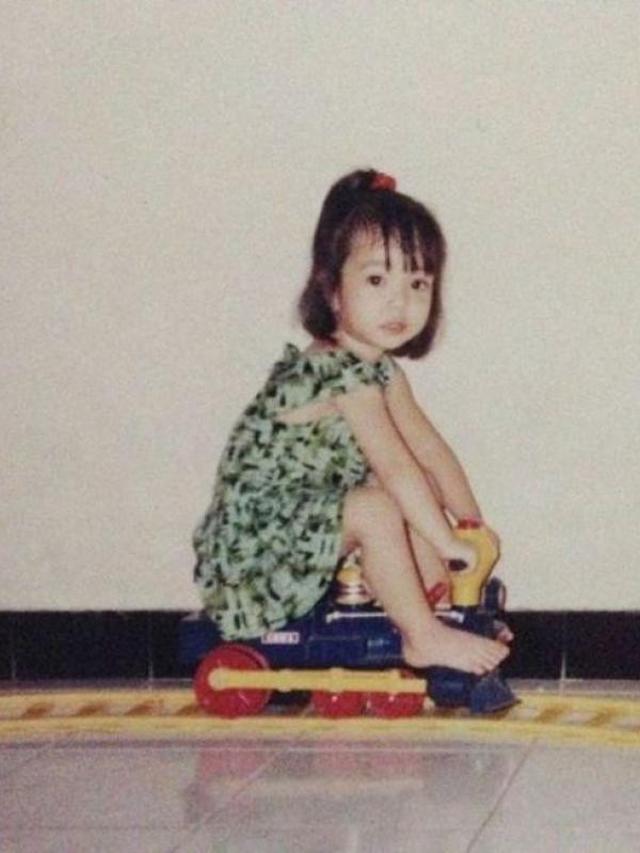 5 Potret Masa Kecil Gisella Anastasia, Wajahnya Mirip Gempi