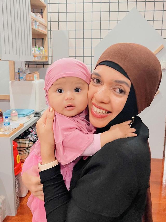 Lenggogeni Faruk dan Ameena Hanna Nur Atta