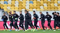 Enam pemain asal Brasil menolak kembali ke Donetsk usai menjalani laga persahabatan di Prancis. 