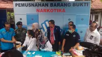 BNN musnahkan barng bukti sabu (Liputan6.com/Nanda Perdana)