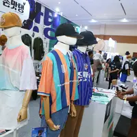 Melihat outfit olahraga yang nyaman untuk olahraga dan hangout sekaligus (360 degree)