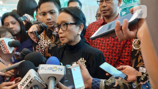 Menlu Retno Marsudi mengumumkan tiga WNI positif kena Virus Corona di kapal Diamond Princess.