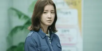 Awan kebahagiaan saat ini sedang melingkupi Lee Si Young. Lantaran pemain drama Lookout ini dikaruniai anak pertama. (Foto: soompi.com)