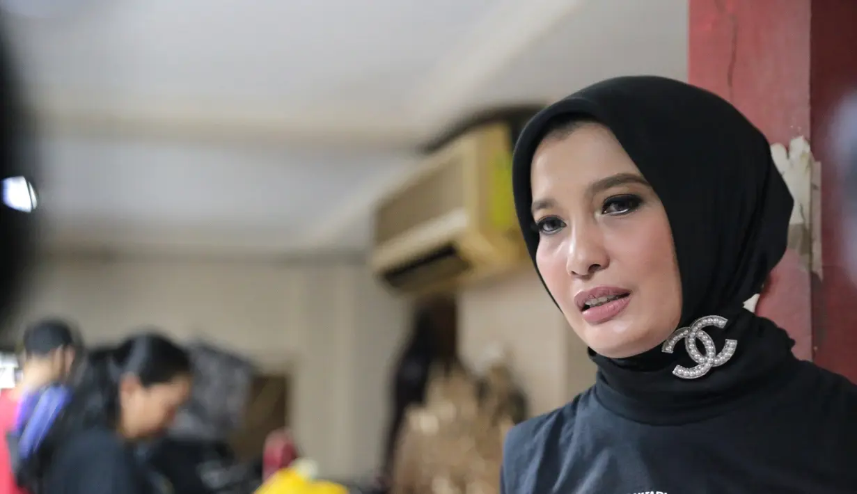 Salah satunya ada Arzetti Bilbina yang juga ikut bicara mengenai Pemprov DKI Jakarta yang tidak memperpanjang izin usaha hotel Alexis tersebut. Di mata Arzetti, terdapat dua sisi dari penutupan tempat tersebut. (Adrian Putra/Bintang.com)