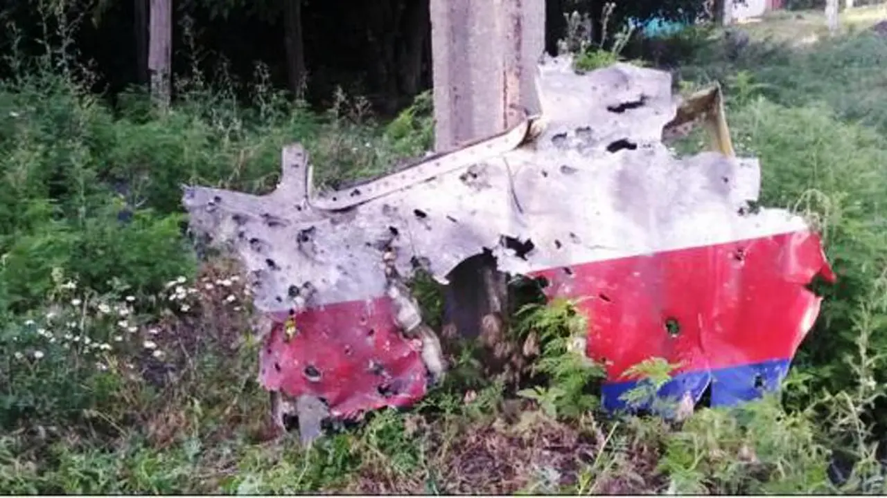 Petunjuk kecelakaan MH17