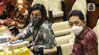 Menteri Keuangan Sri Mulyani (tengah) saat rapat kerja dengan Komisi XI DPR di Kompleks Parlemen, Senayan, Jakarta, Senin (24/8/2020). Rapat di antaranya membahas perkembangan anggaran program Pemulihan Ekonomi Nasional (PEN). (Liputan6.com/Johan Tallo)