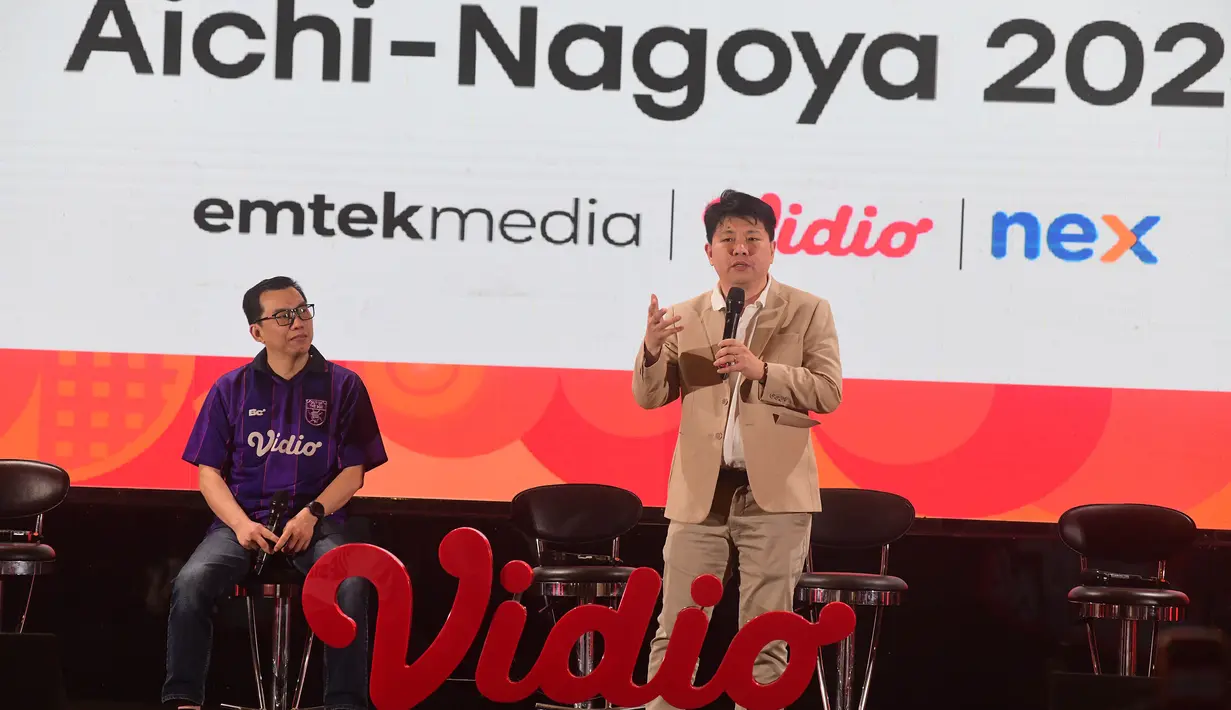 Head of Sports Emtek Media dan CEO Nex Hendy Lim bersama Managing Director Vidio Hermawan Sutanto saat konferensi pers hak siar dan penayangan Asian Games 2026 di Studio Lantai 8 SCTV Tower, Senayan City, Jakarta, Jumat, 4 September 2026. (KLY/ Arie Basuki)