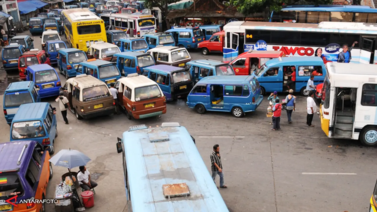 angkutan-umum2-130634-b.jpg