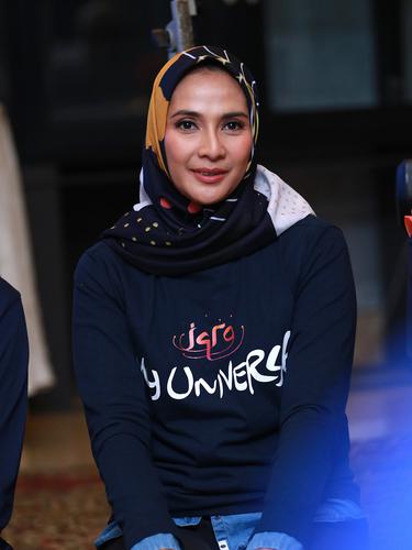 Friday Movie Night Cara Maudy Koesnaedi Miliki Quality Time Bersama Keluarga News Entertainment Fimela Com