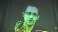 Edward Snowden ketika berbincang dalam acara StarTalk (sumber : theguardian.com)