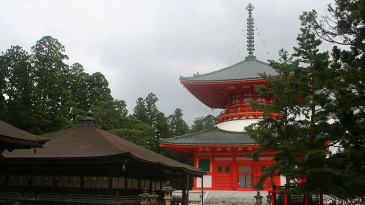 Kuil 'Payudara' di Kaki Gunung Suci Koya, Jepang