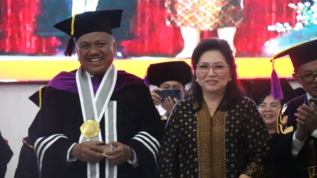 Gubernur Sulut Olly Dondokambey Penerima Pertama Gelar Doktor Honoris Causa dari Unsrat