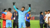 Kiper Arema, Adilson Maringa pada laga kontra Barito Putera di perempat final Piala Presiden 2022. (Iwan Setiawan/Bola.com)