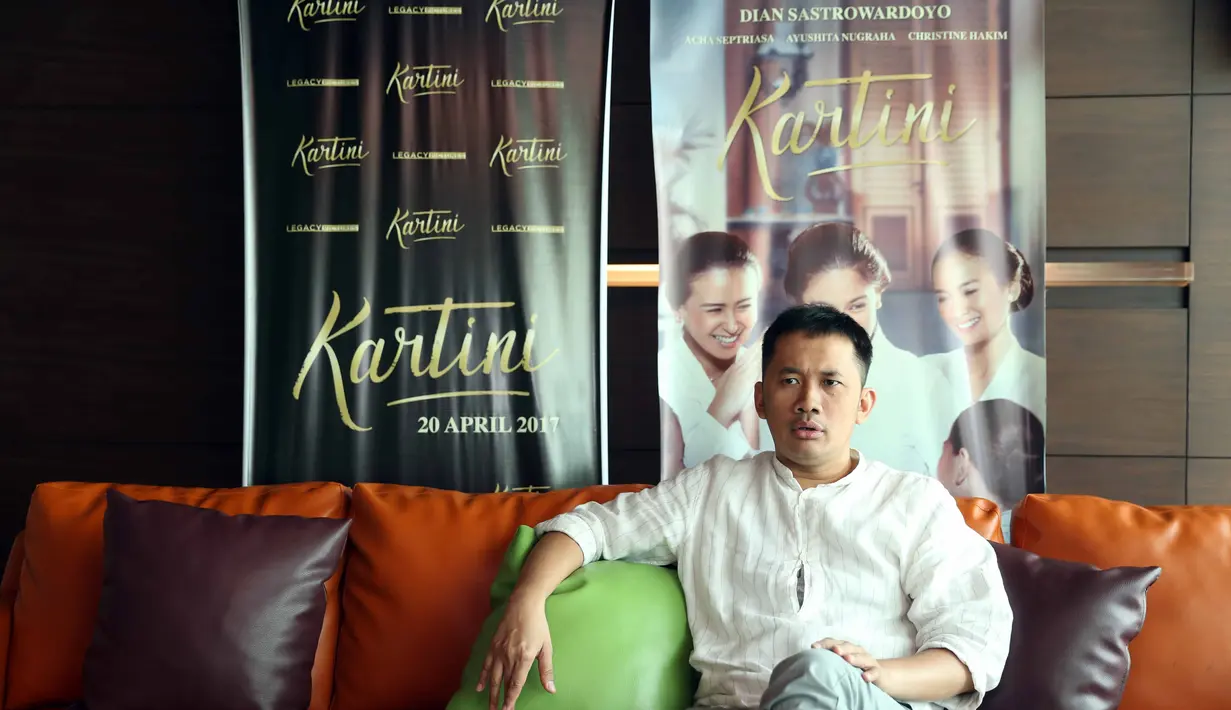 Menurut Hanung, cerita sebuah film berangkat dari sudut pandang sang sutradara. Dengan yakin, ia pun mengatakan bahwa cerita Kartini di film hasil garapannya tentu akan berbeda dengan film Kartini tahun 1983. (Nurwahyunan/Bintang.com)