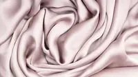 Rahasia Menjaga Kain Sutra Tetap Cantik, Tak Mudah Kusut, dan Awet Bertahun-tahun