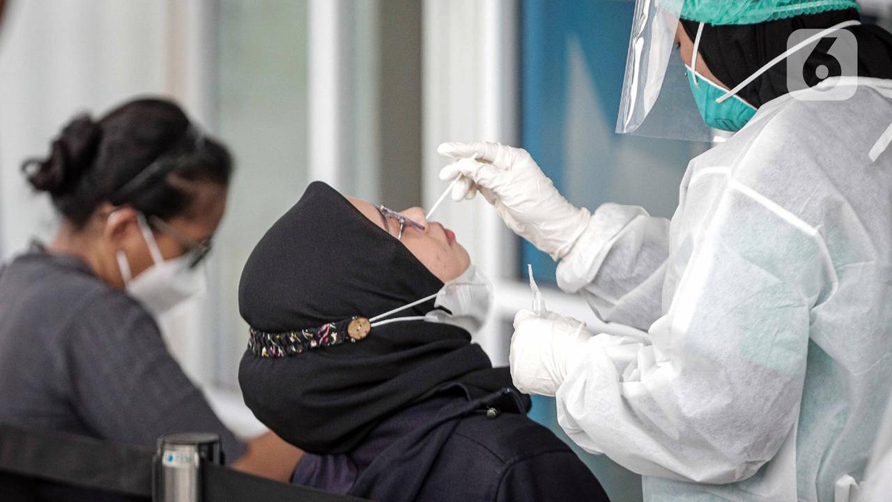 FOTO: Lokasi Tes COVID-19 Mulai Ramai Akibat Varian Omicron